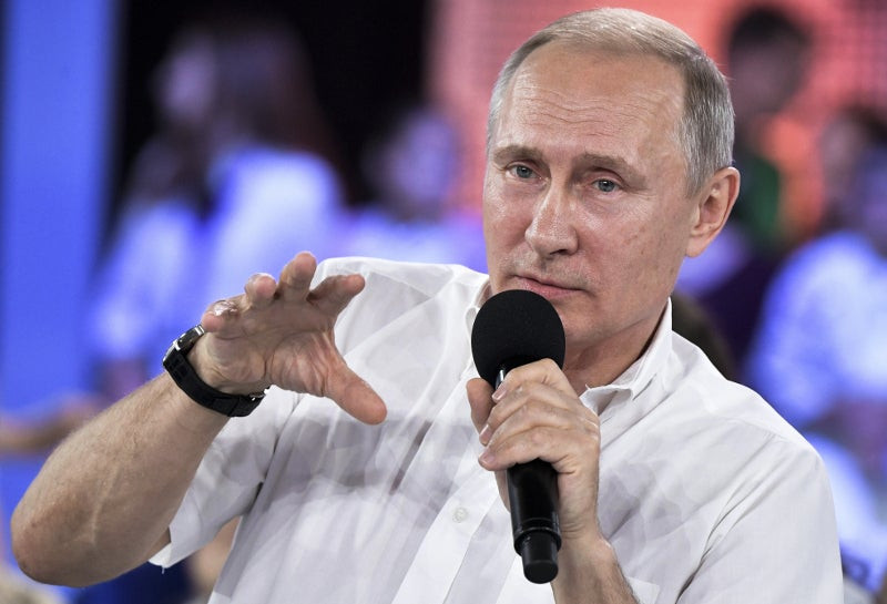 B.Πούτιν: «Δεν έχω αποφασίσει αν θα αποχωρήσω ποτέ από την Προεδρία»